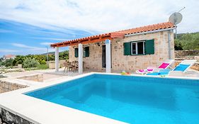 Vineyard House & Olive Grove House
